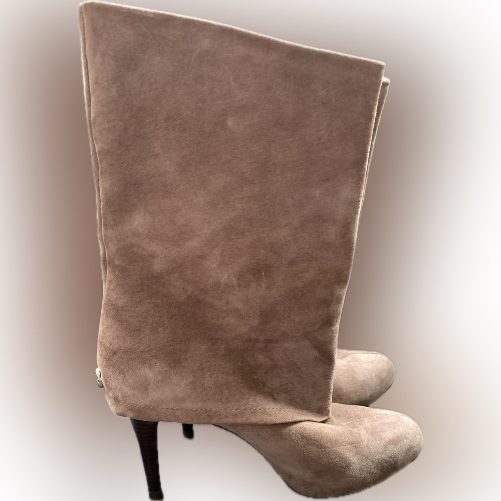 TAHARI Foster suede boots